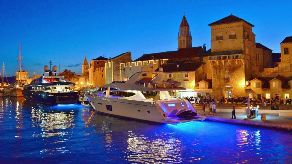 Cozy Place On The Beach Apartment Trogir Luaran gambar