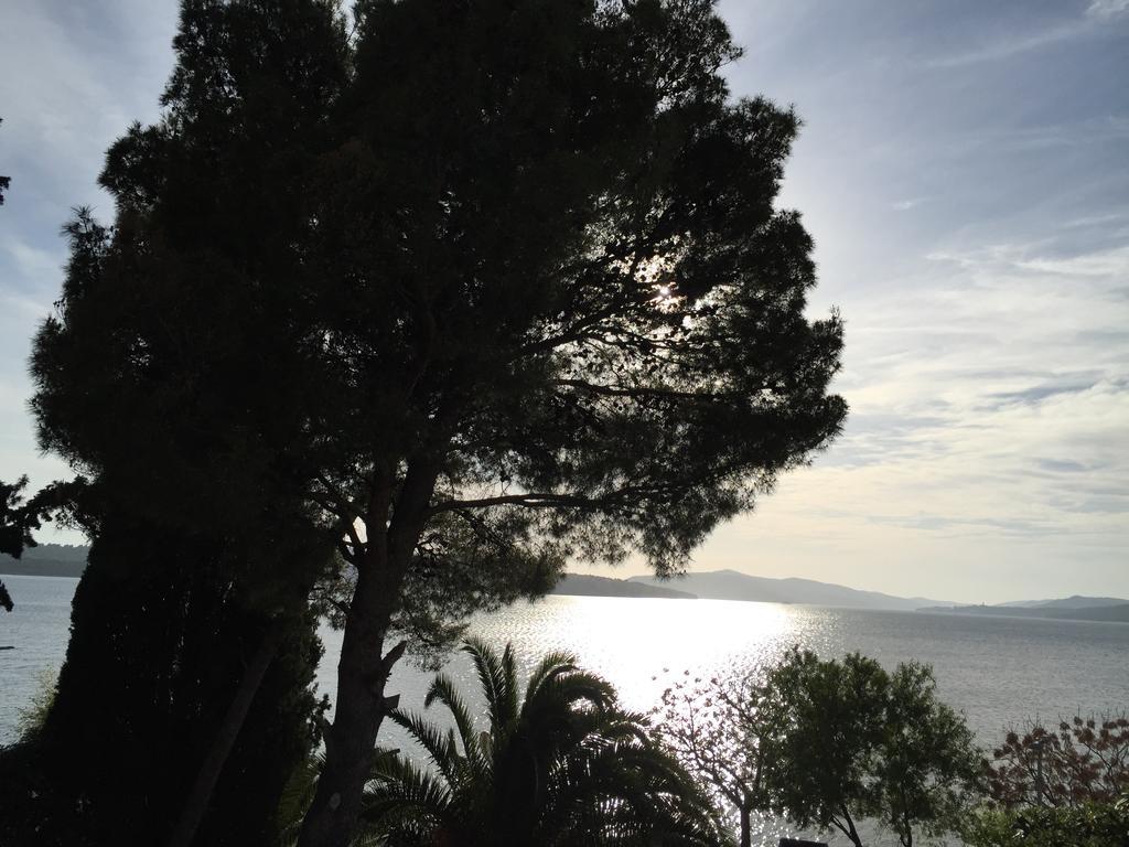 Cozy Place On The Beach Apartment Trogir Luaran gambar
